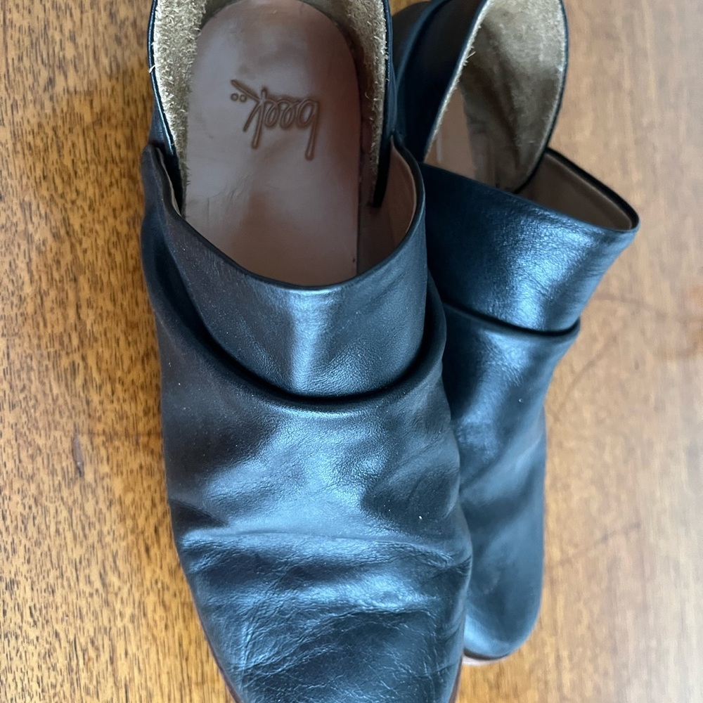 Beek Puffin Black all leather shoes; size 6.5 (but fit more like a 5/5.5 or 35)